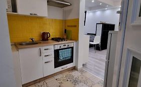 Cozy Family Apartment In Budapest
